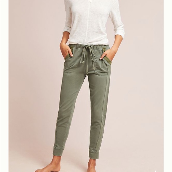 Anthropologie Pants - Small Like New Burgundy Dylan Cropped Joggers